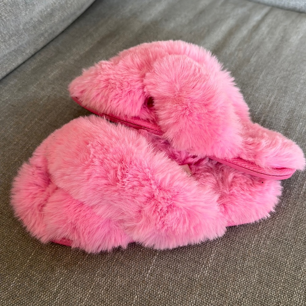 Girls Pink Soft Fur Cross Strap Slippers Size S (13-1)